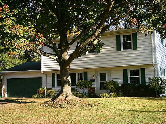 2nd image of 2101 Swallow Ln