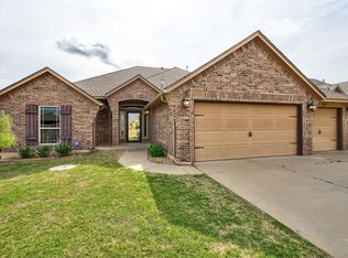 728 Evening Dr, Yukon, OK 73099