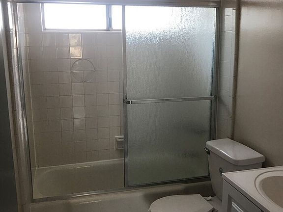 4th image of 6737 Tujunga Ave APT 4
