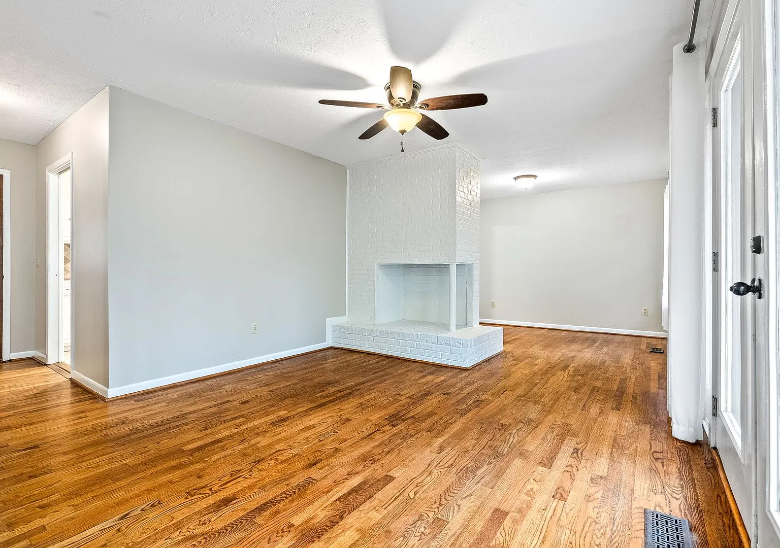 302 Bowden Drive — Photo 4