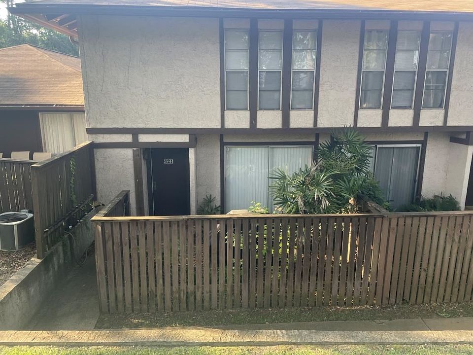 1st image of 421 Westwood Dr #421
