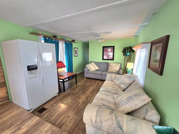 117 Windmill Blvd, North Fort Myers, FL 33903