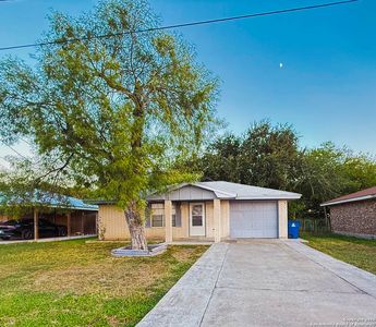 1403 W Hefferman, Beeville, TX, 78102