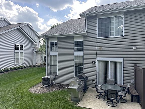 3rd image of 557 Springwood Ct