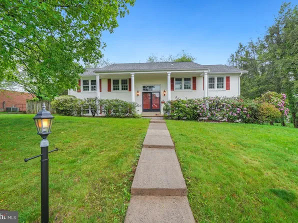 305 North St NE, Leesburg, VA 20176