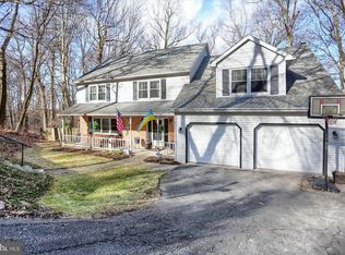 1593 Spring Hill Dr, Hummelstown, PA 17036