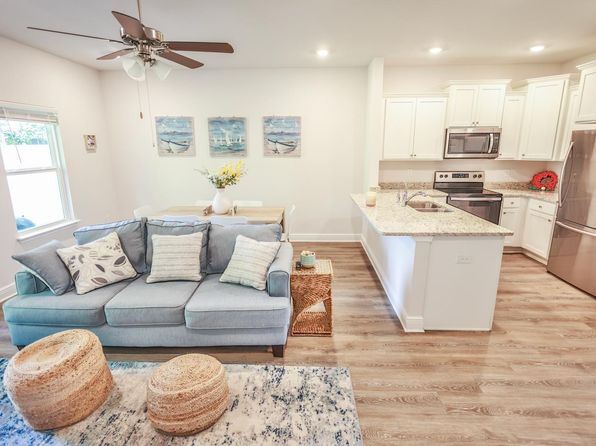 206 Sandhill Pines Dr