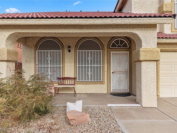 4th image of 328 Oak Canyon Dr