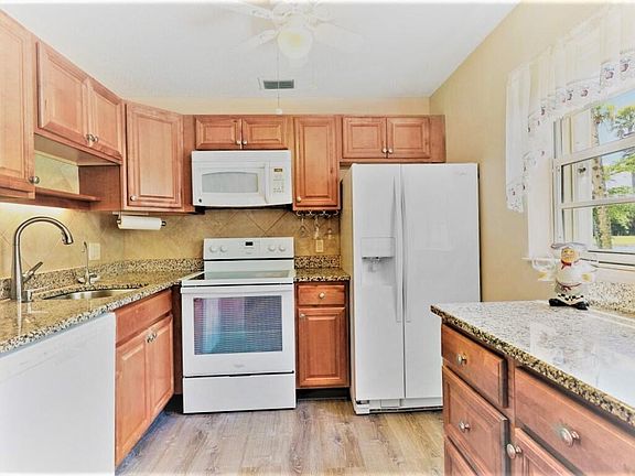 2nd image of 12 Vista Gardens Trail #106