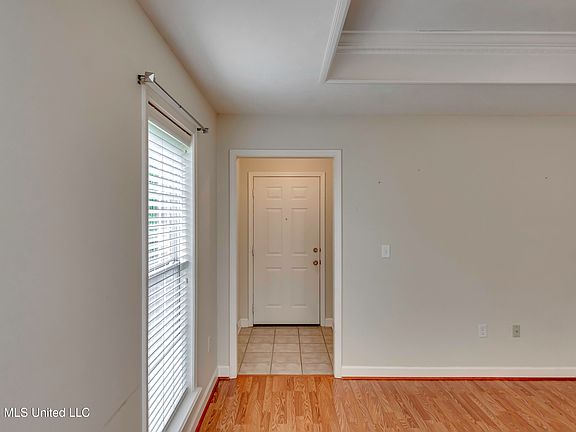 5th image of 502 Meade Ct