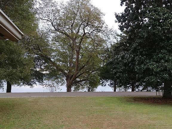 3rd image of 824 S Lakeshore Dr