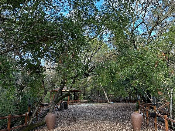 3 Acres of beautiful nature and Gazeebo