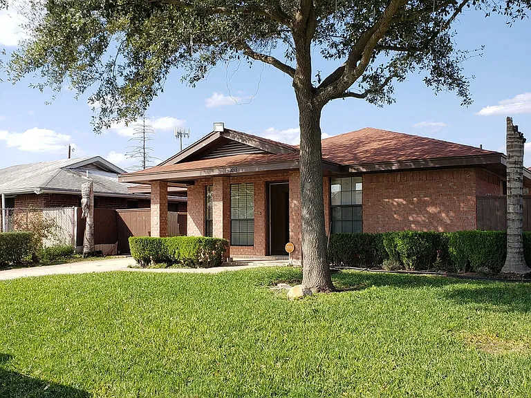 2013 Rebecca Dr S — Photo 4
