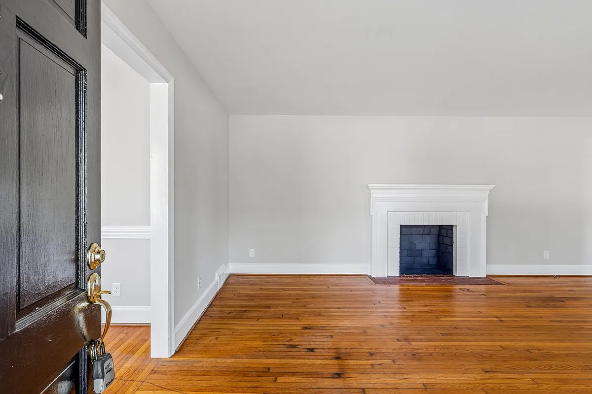 Building Photo - 721 Westland Dr