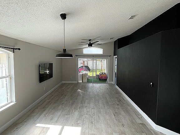 5th image of 1346 Ivy Meadow Dr