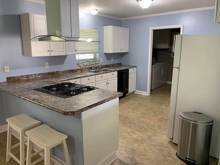 107 Caesar Dr — Photo 9