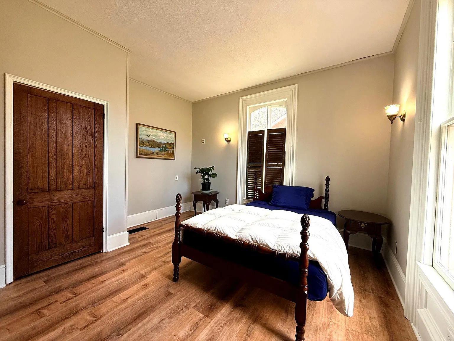 4 bed, 4500 sqft, $1,800 — Photo 3