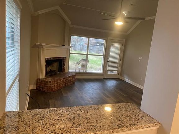 5th image of 506 Gaston Cir