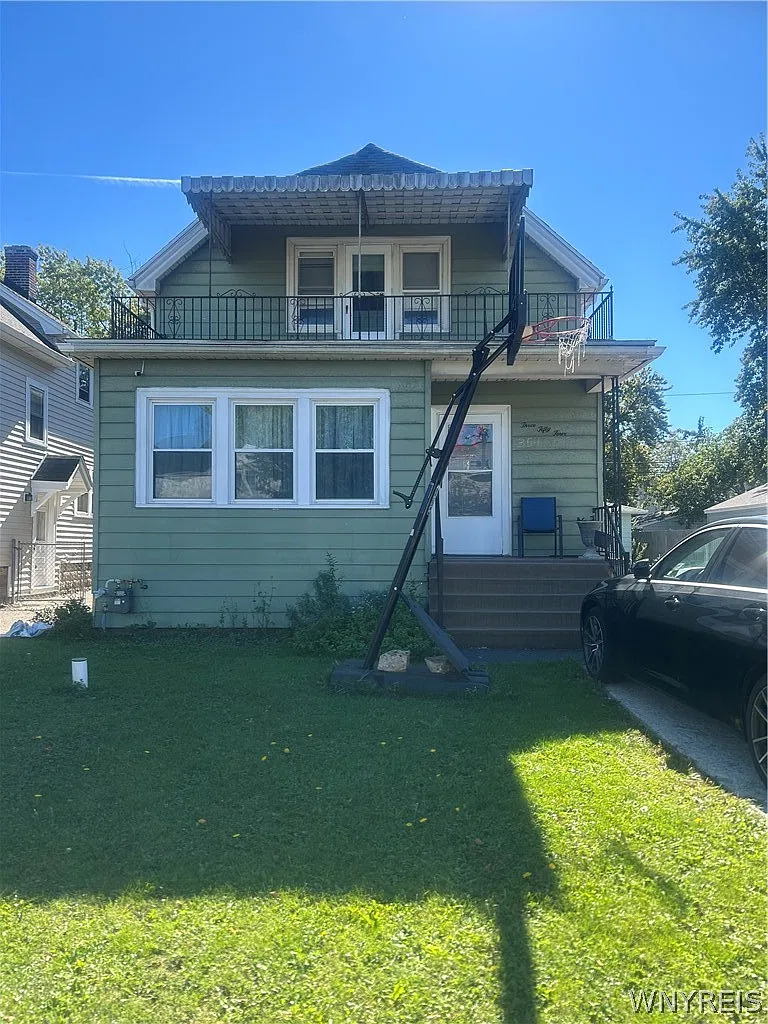 2 bed, 1.0 bath, 1000 sqft, $1,400 — Photo 1