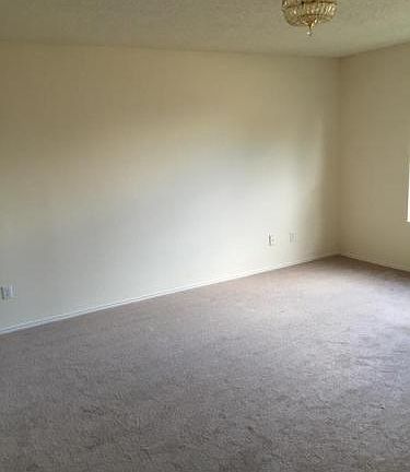 4th image of 800 Langford Dr