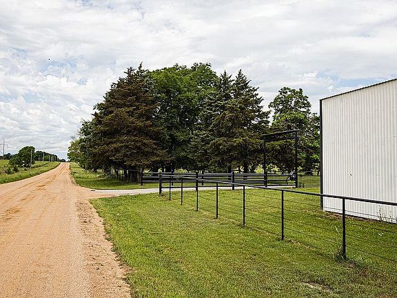 5th image of 37636 County Road 1690