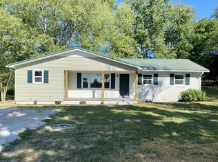 602 Old Florence Pulaski Rd, Leoma, TN 38468