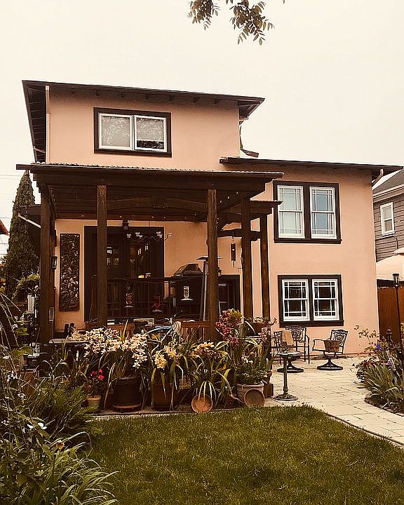 2nd image of 1610 Broadway