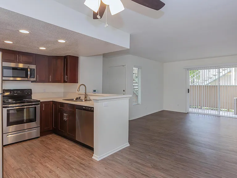 Windrose Apartments — Photo 10