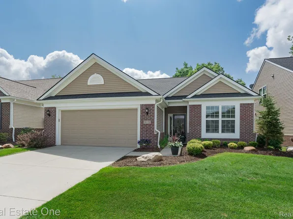 3039 Sumerlyn Ct, Auburn Hills, MI 48326