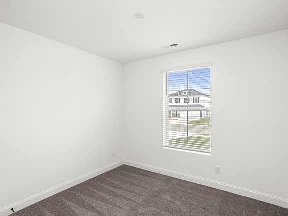 5th image of 1555 Oak Springs Dr