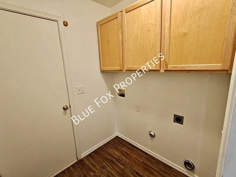 3117 S Nastar Dr — Photo 8