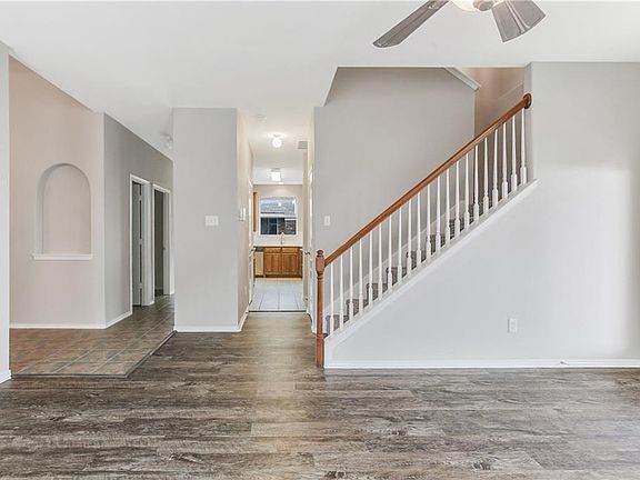 3rd image of 3128 Riverlakes Dr