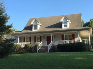 386 Martin Ln, Cottontown, TN 37048