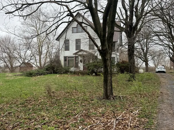 656 N 6th Rd, Rutland, IL 61358