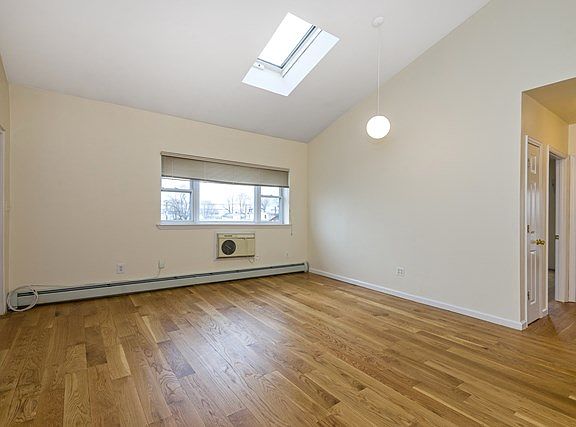 5th image of 24 Pennyfield Ave APT 3A