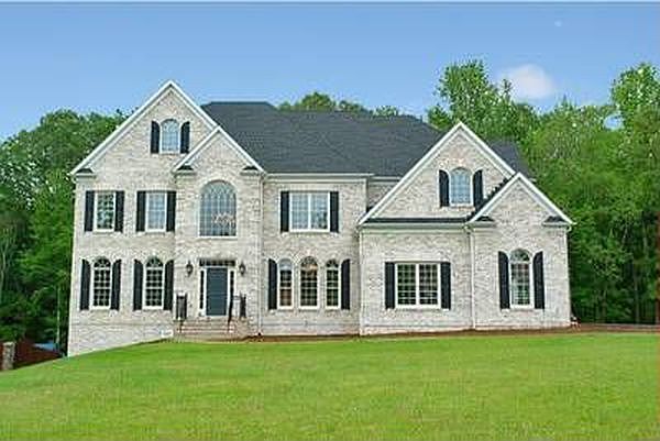 1st image of 142 Beacon Hill Pl