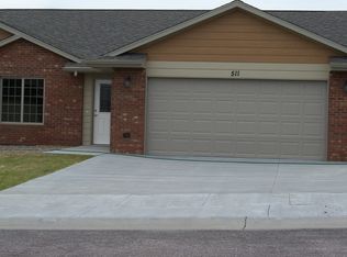 511 Sapphire Ln, Rapid City, SD 57701