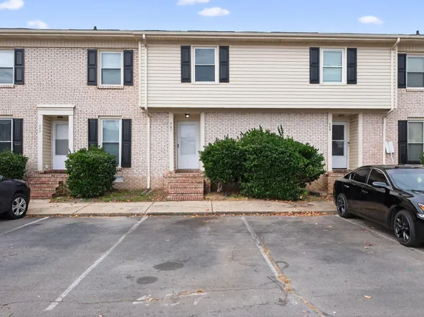 407 Kirkcaldy Ct, Fayetteville, NC 28314