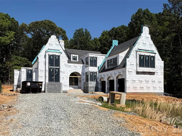 8023 Litaker Manor Ct, Charlotte, NC 28270
