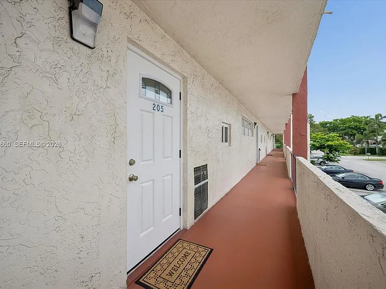 800 S Hollybrook Dr #205 — Photo 31