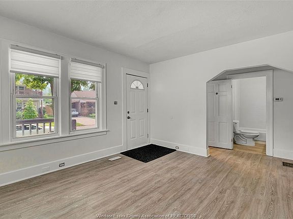 3rd image of 844 Ellrose Ave #842