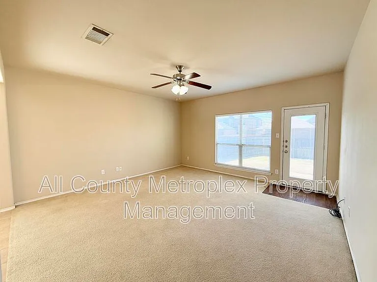 1225 Alder Tree Ln — Photo 4