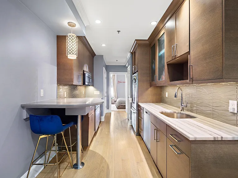 529 Jefferson St #6 — Photo 7