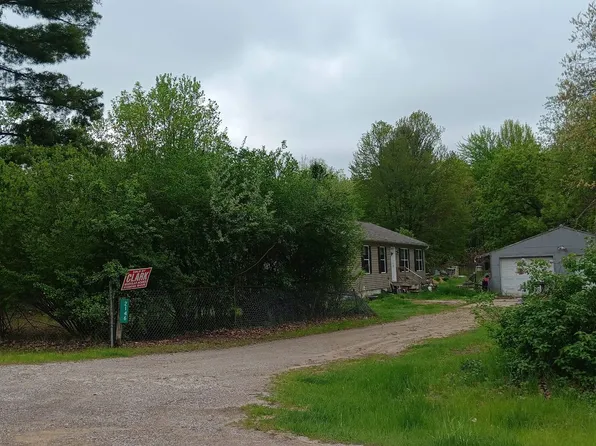 2146 Byrnes Dr, Clio, MI 48420
