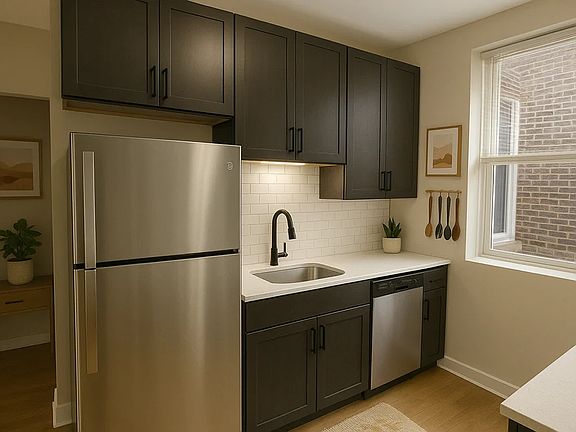 2nd image of 702 W Wellington Ave Unit 2