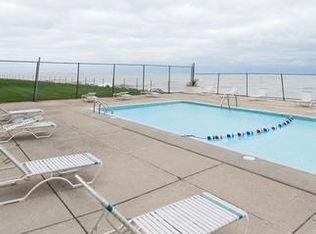 6325 N Sheridan Rd APT 501, Chicago, IL 60660