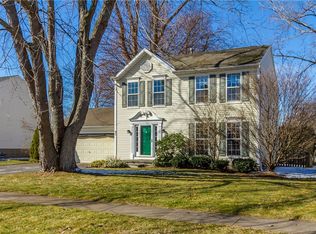 97 McKendree Dr, Rochester, NY 14616