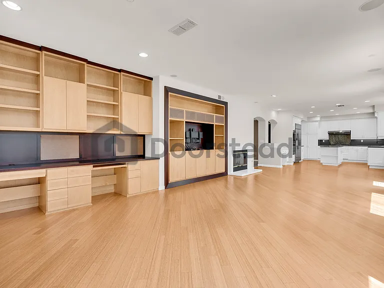 513 Winding Brook Ct — Photo 17