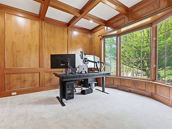 3rd image of 210 Royal Doulton Ct