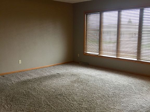 2nd image of 2713 Linda Ct